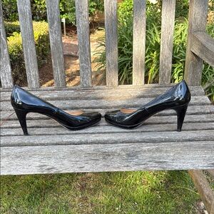 Cole Haan Black Patent Leather Heels Timeless Design - Size 9 1/2 B